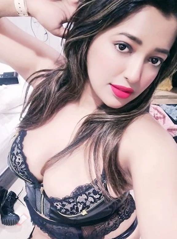 Bangalore aged housewife Call Girl